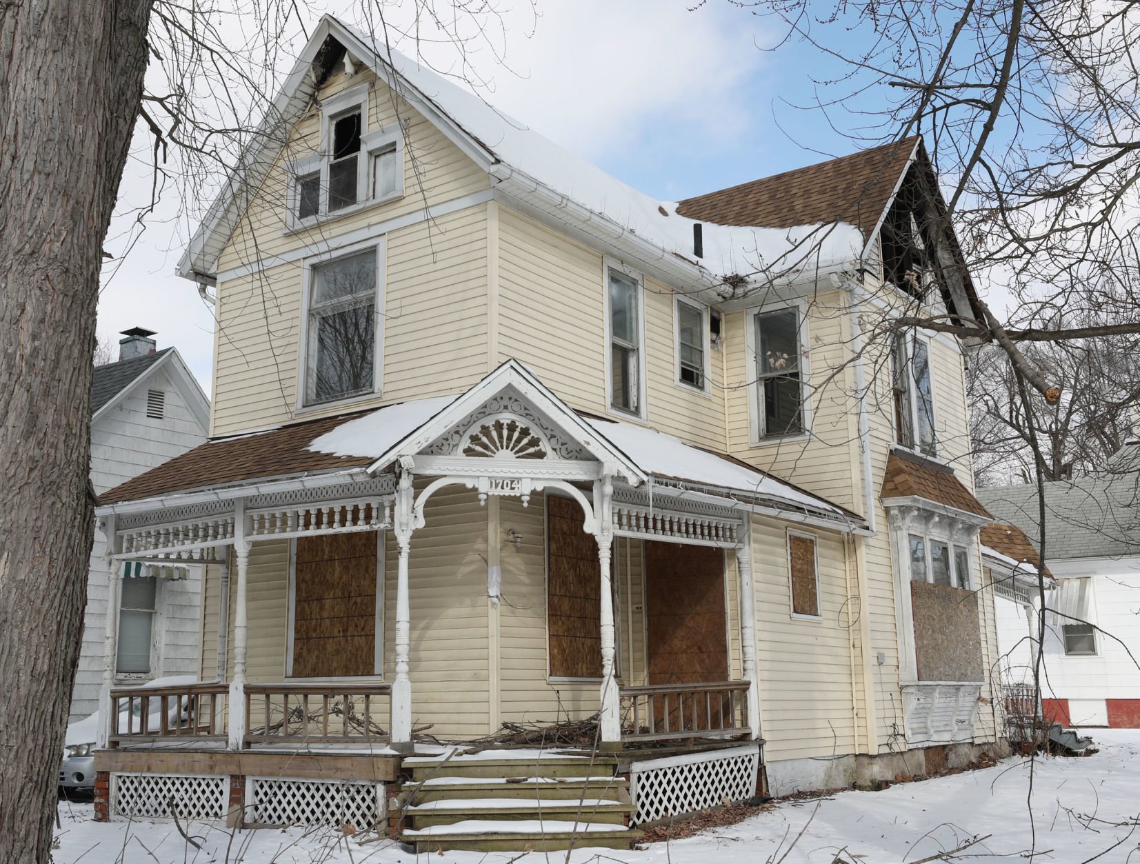 1704 N Edward 3.4.19